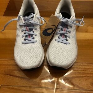 NWT Asics Women's White Running Shoes size 9